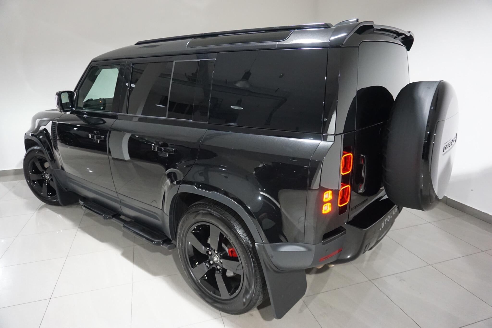 Land Rover Defender 110 3.0 D250 MHEV HSE Hard Top SUV Auto 4WD MWB Euro 6 (s/s) 5dr